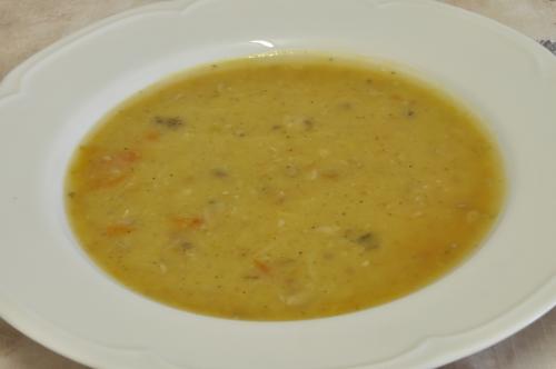 Jak uvařit hrachová polévka s těstovinou ? Snadné recept, připravený za 30 - 45 minut